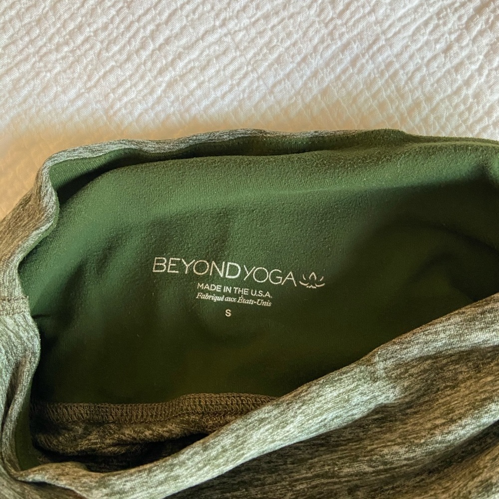 Beyond Yoga green spacedye legging